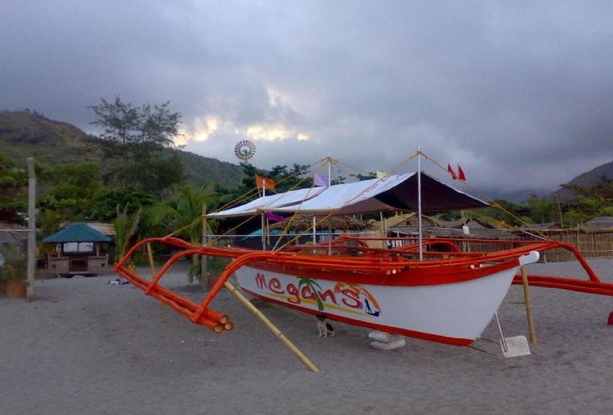 Reddoorz Hostel At Megans Paradisio Beach Resort San Antonio  Eksteriør billede